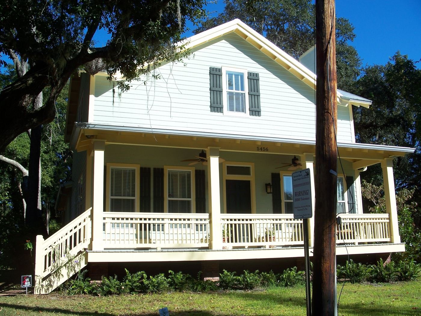 Residential home exterior for dumpster rental
